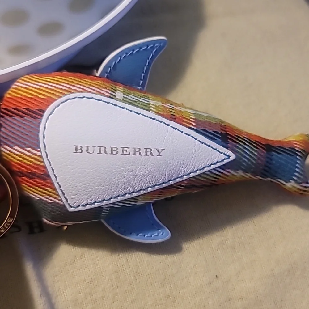🦈💙BURBERRY Shark Charm💙🦈